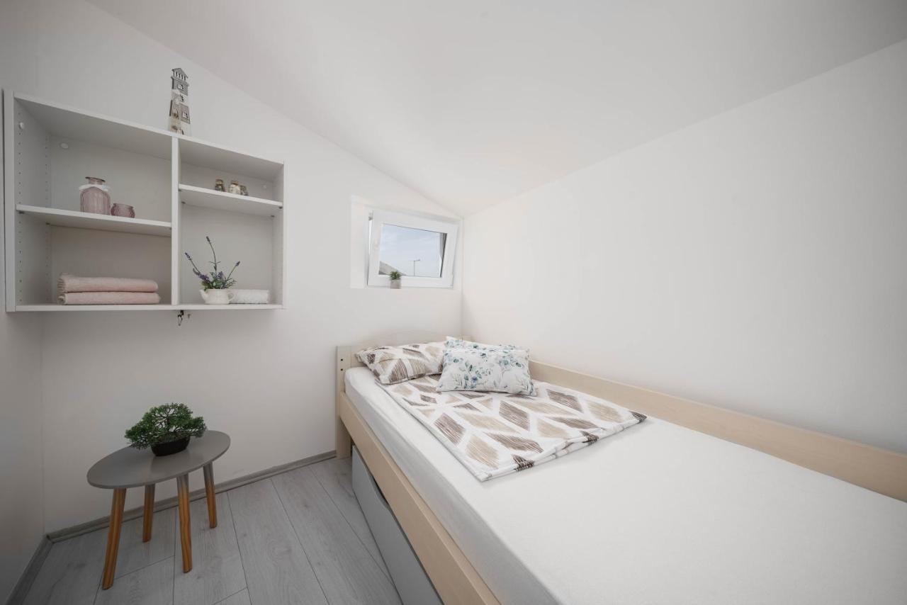 Vila Ms2 Apartment Tribunj  Bagian luar foto